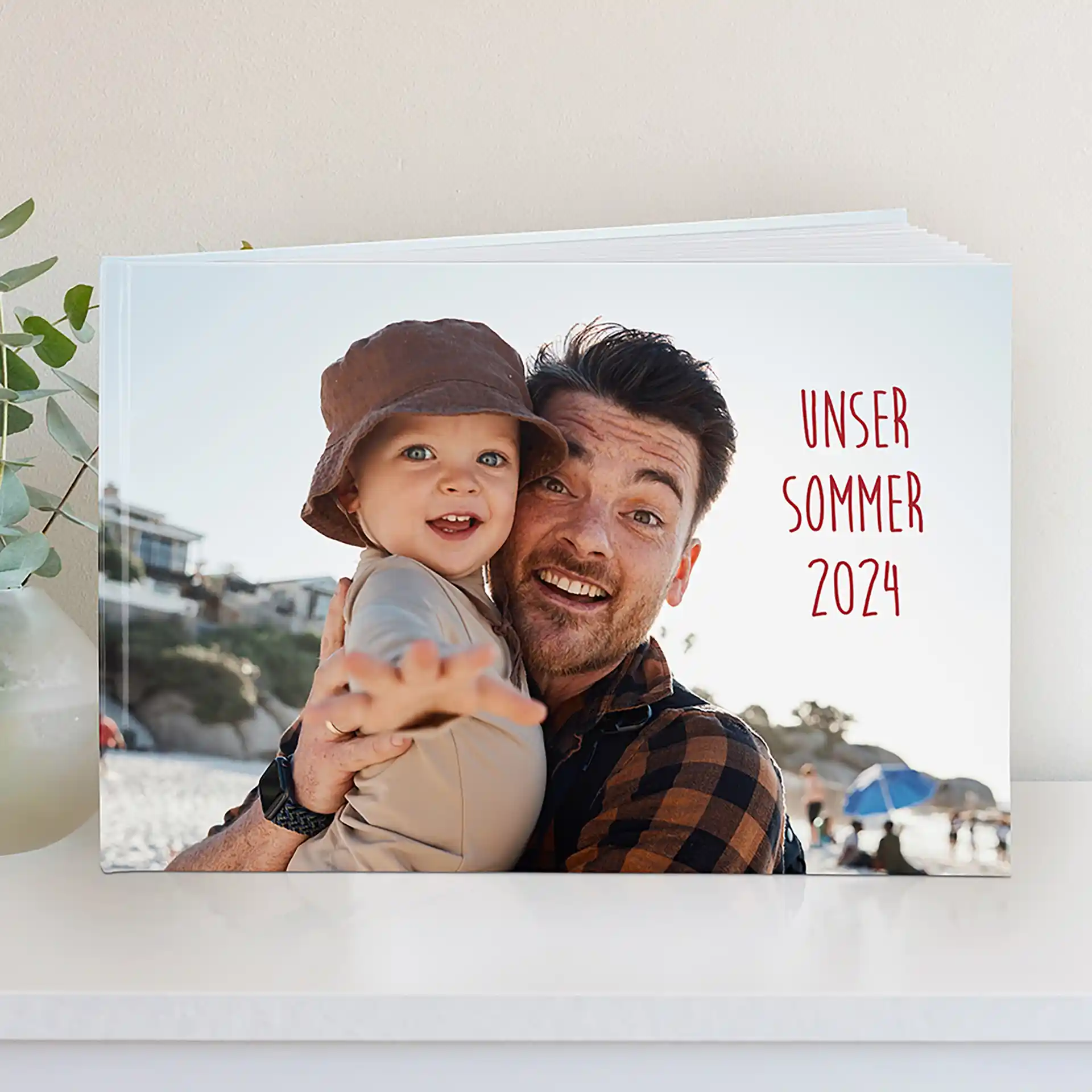 Fotobuch Premium im DIN A4 Hochformat: Hardcover mit hochwertigem Druck – elegante Präsentation Ihrer Erinnerungen in Premium-Qualität.