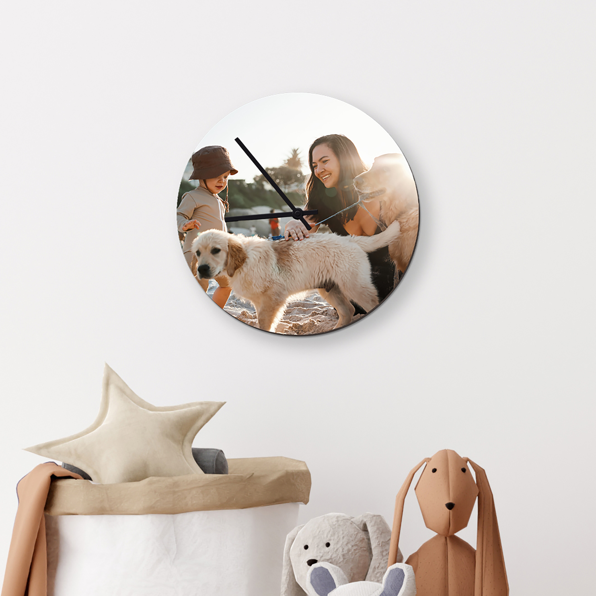 Personalisierte Fotowanduhr aus MDF – Dekorative Uhr mit Hochglanzoberfläche und Deinen Lieblingsbildern.